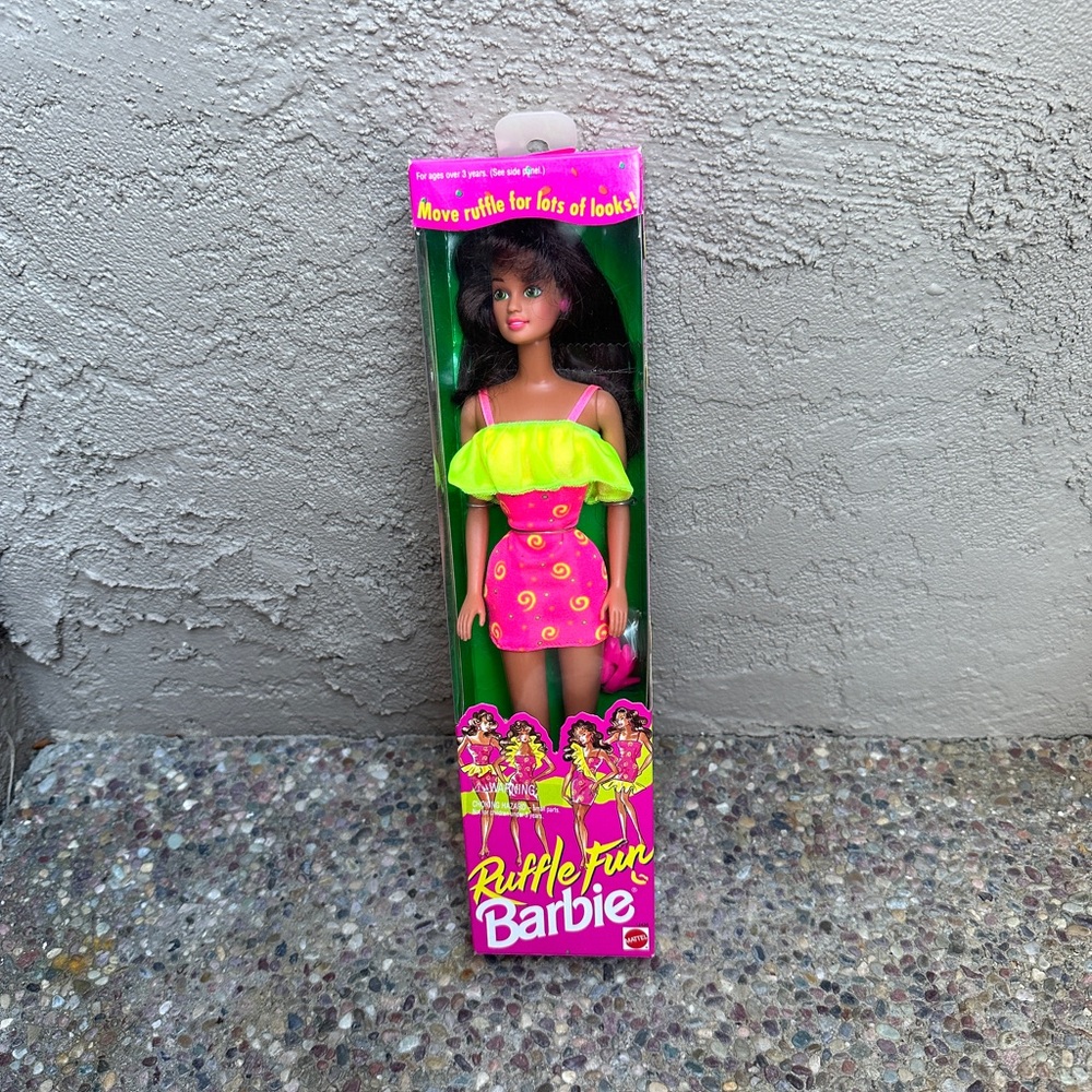 Ruffle Fun Barbie Doll Mattel #12435